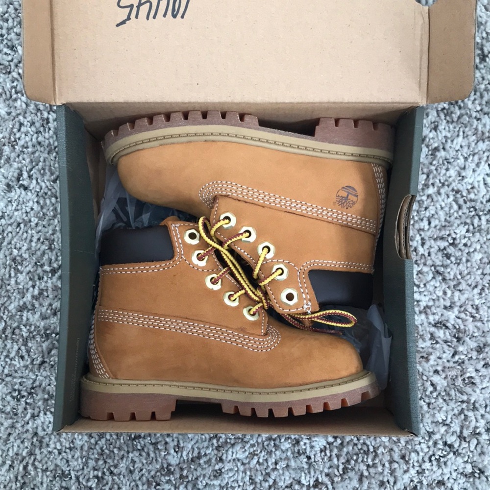 Like Brand New, Timberland Premium Waterproof Wheat Nubuck size 7 toddlers